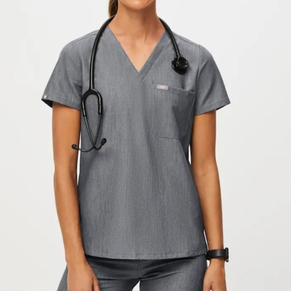 Figs Catarina One Pocket Scrub Top Graphite